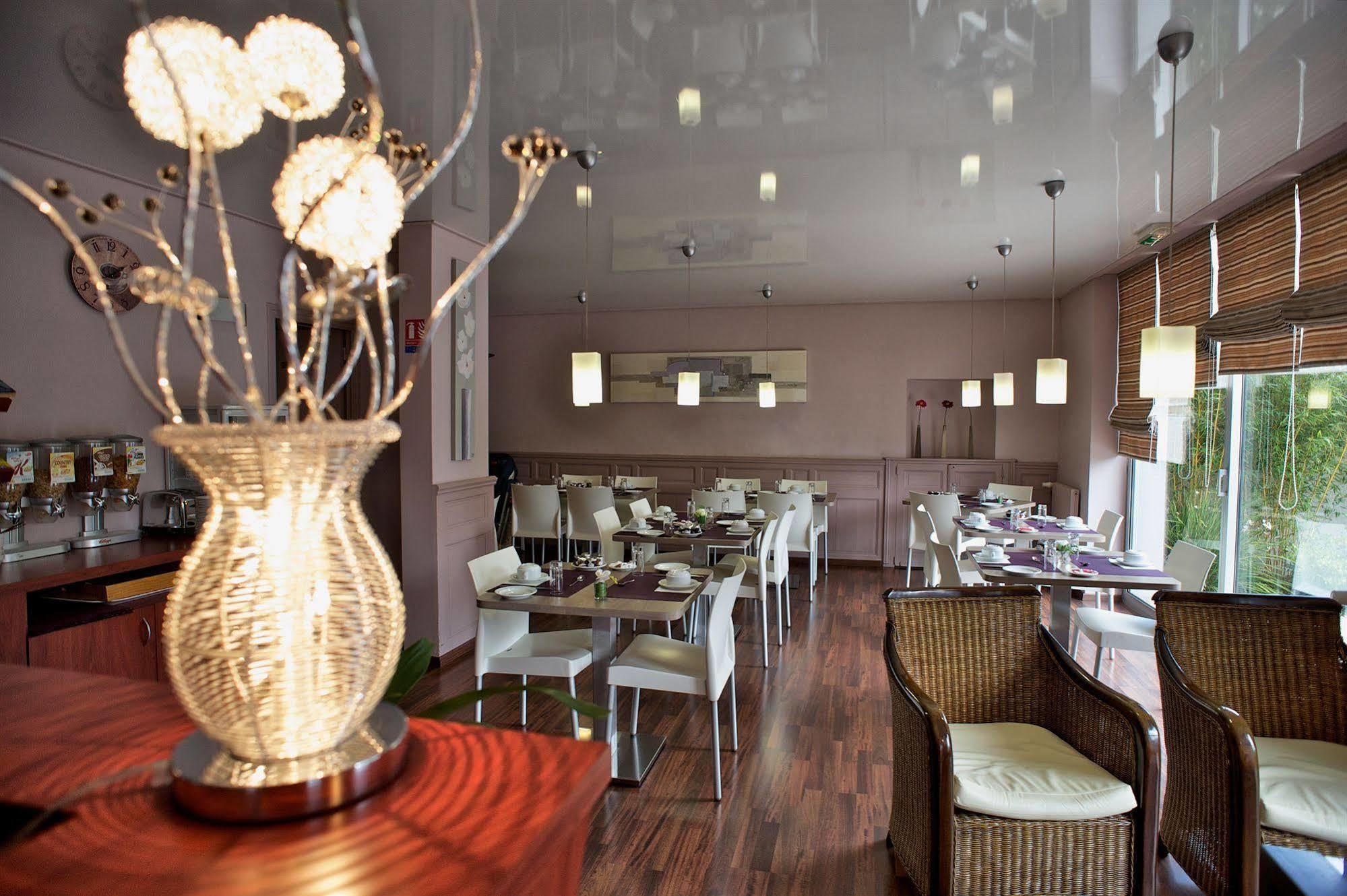 Brit Hotel Le Surcouf Saint-Malo Exterior photo