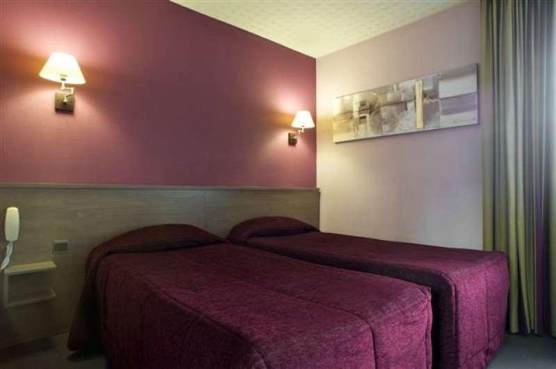 Brit Hotel Le Surcouf Saint-Malo Room photo